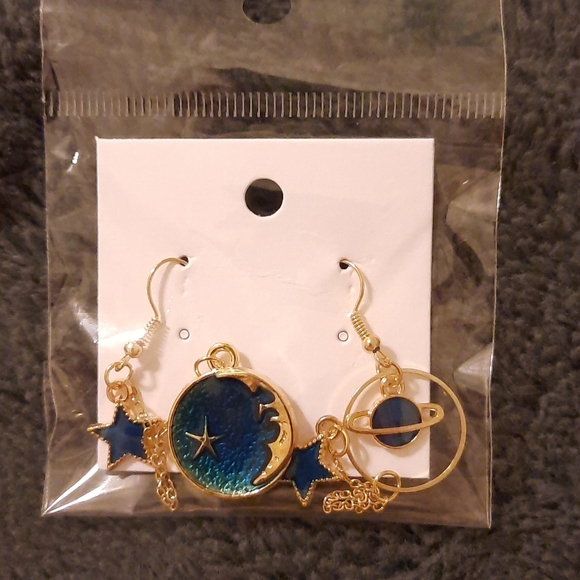 earrings - Picture 2 of 2